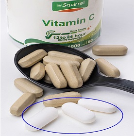 ¿Cuáles son los efectos secundarios de la ingesta anormalmente alta de vitamina C?